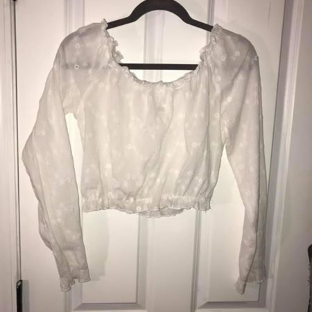 White Flowery Long-Sleeve Crop Top
